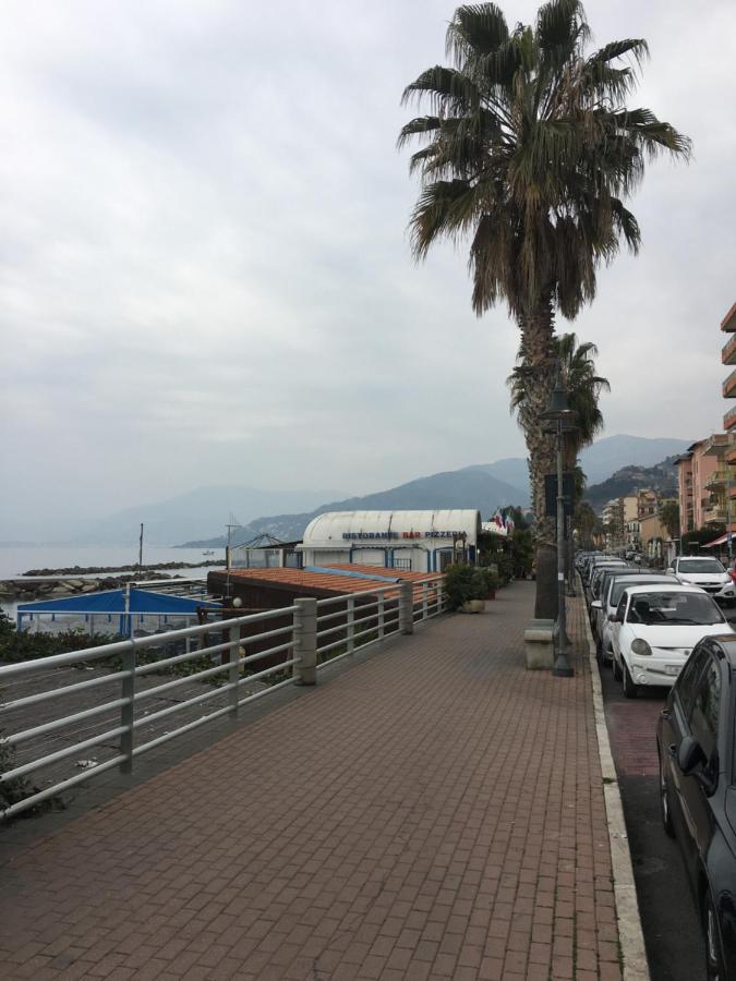 Appartamento Miramare, 2 Camere, Cucina, Bagno, Ventimiglia Exterior foto
