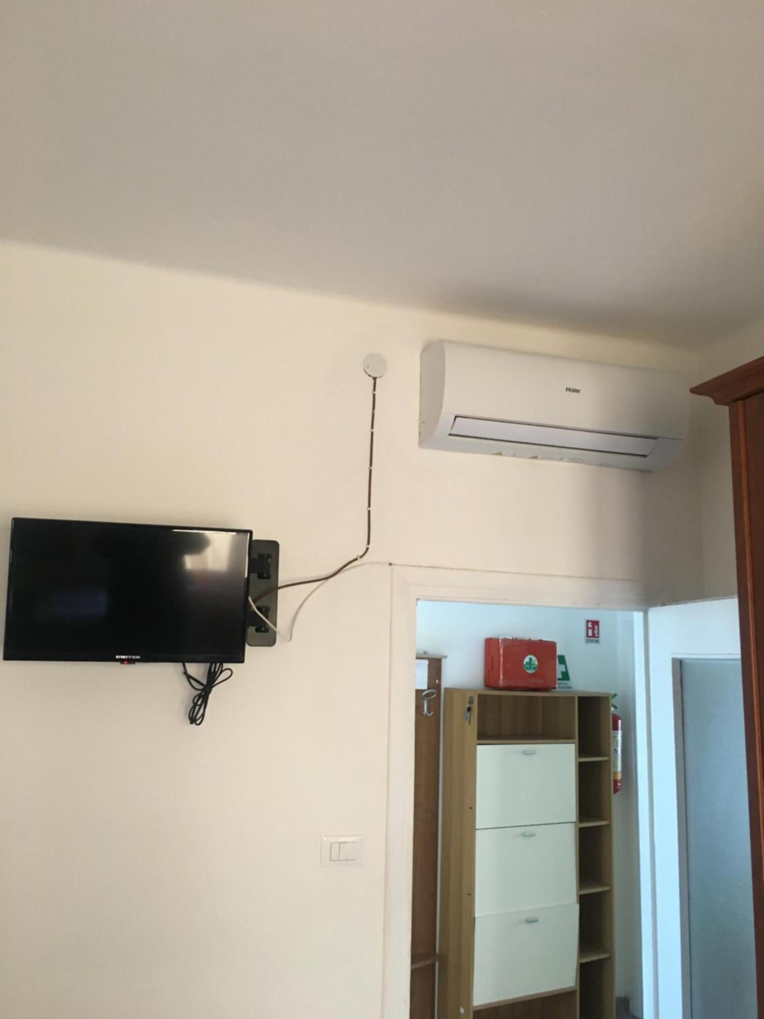 Appartamento Miramare, 2 Camere, Cucina, Bagno, Ventimiglia Exterior foto